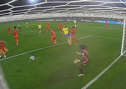 Quatro anos após frustração, seleção busca sua primeira vitória sobre a França