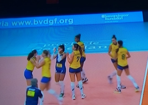 Brasil perde e Sérvia é bicampeã do Mundial de Vôlei feminino