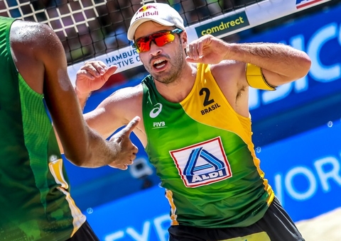 Campeão olímpico Bruno Schmidt é internado com Covid-19