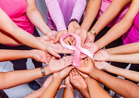 Saiba quais são os 4 principais sintomas de câncer de mama