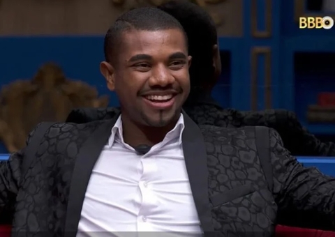 Davi é vaiado após sair de festa da vitória sem falar com os fãs; vídeo