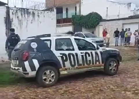 Dupla mata vereador fuzilado na porta de casa