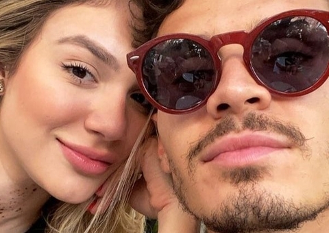 Irmã de Luan Santana fica noiva de jogador do Palmeiras: 'mil vezes sim'