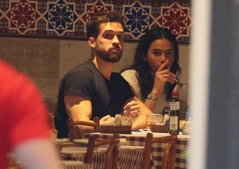 Após término, Bruna Marquezine e João Guilherme são clicados juntos em restaurante