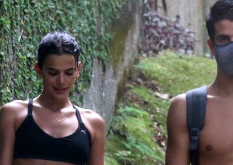 Bruna Marquezine é ‘pega no pulo’ ao revelar internação de pai por Covid-19