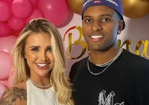 Namorada de Rodrygo, da Seleção, diz que o jogador não toma banho