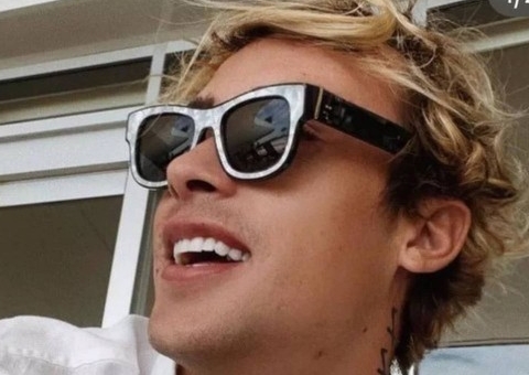 Bruno Krupp aparece de cabelo raspado ao dar entrada em presídio no Rio 