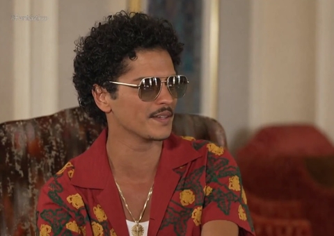 Bruno Mars diz que vai comemorar aniversário no Brasil e elogia energia dos fãs