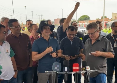 Prefeito entrega 40 novos ônibus e promete paradas com ar condicionado em Manaus