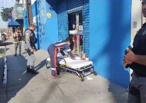 Morador é baleado nas mãos em plena luz do dia em avenida de Manaus