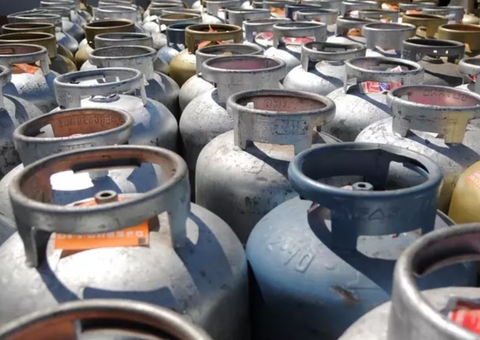 Dupla é presa suspeita de roubar mais de 200 botijões de gás em Manaus