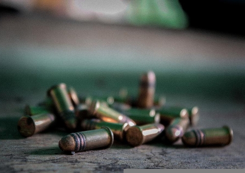 Criança de 6 anos é baleada durante tiroteio entre criminosos em Manaus