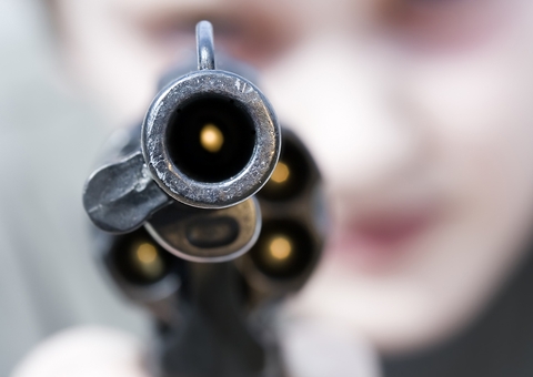 Sargento da PM é morto com três tiros dentro de ônibus