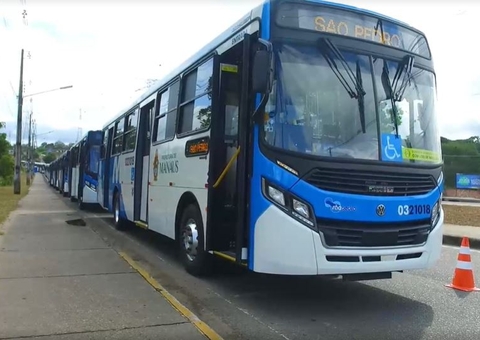Novos ônibus passam a circular sem cobradores em Manaus; confira