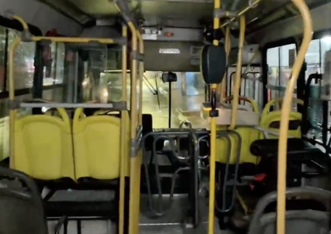 Ônibus da linha 066 é alvo de assalto no Ramal do Brasileirinho, em Manaus