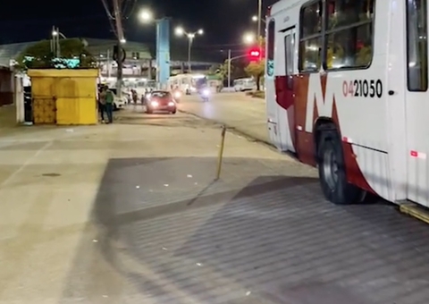 Motorista é agredido durante assalto a ônibus da linha 444 em Manaus