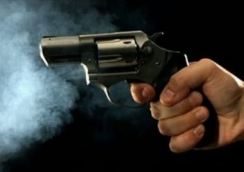 Tiroteio em comunidade termina com homem baleado e preso em Manaus