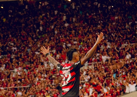 Flamengo vence Vasco e garante vaga na final do Campeonato Carioca
