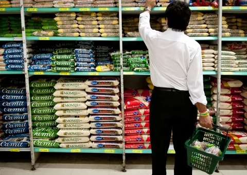 Inflação fecha 2023 em 4,62% e fica abaixo do teto da meta