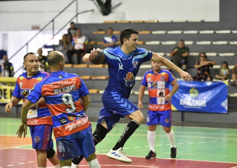Taça Manaus de Handebol Master reúne 300 atletas no Ginásio Renné Monteiro