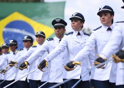 FAB abre concurso no Amazonas com salário de R$ 7.315 