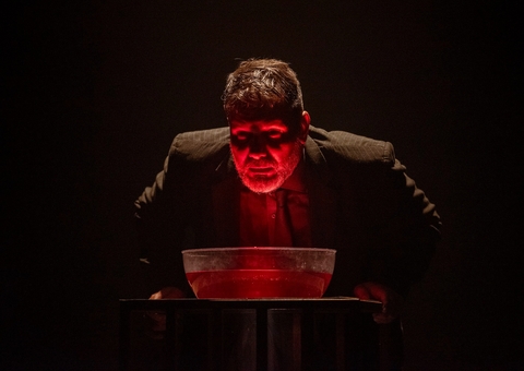 Homofobia em três atos: espetáculo em Manaus traz reflexões sobre preconceito