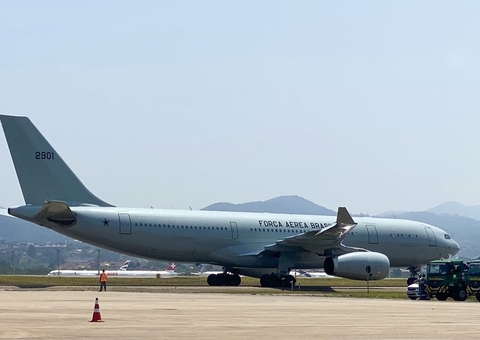 Sexto voo com 212 passageiros resgatados da guerra no Líbano chega ao Brasil