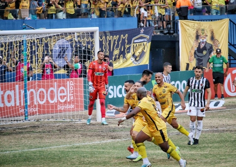 Com Arena lotada, Amazonas derruba o Botafogo-PB e garante acesso