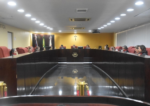 Alberto Júnior toma posse para segundo mandato à frente do MPAM