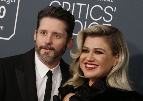 Kelly Clarkson é condenada a pagar pensão de R$ 1 milhão por mês ao ex-marido