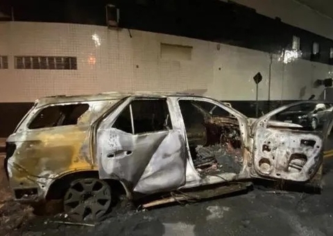 Carro de jogador do Santos é incendiado após queda para a Série B