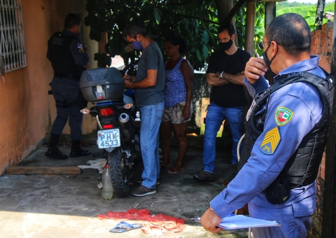 Homens encontram corpo de colega após faltar trabalho em Manaus