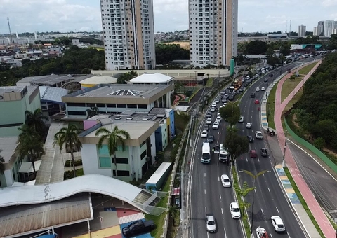 Trânsito fica lento após acidente fatal na Ponta Negra