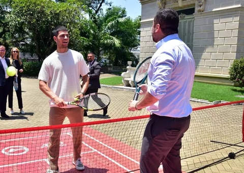 Alcaraz joga tênis com governador e agradece Rio Open