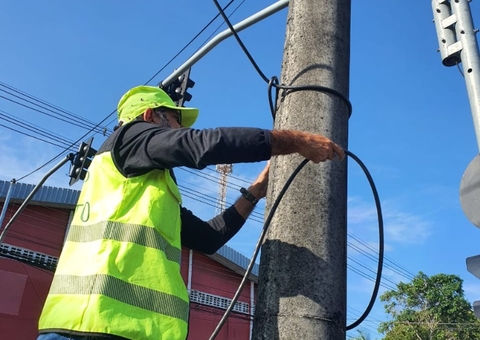 Cabos de energia de semáforos são furtados na Zona Leste de Manaus
