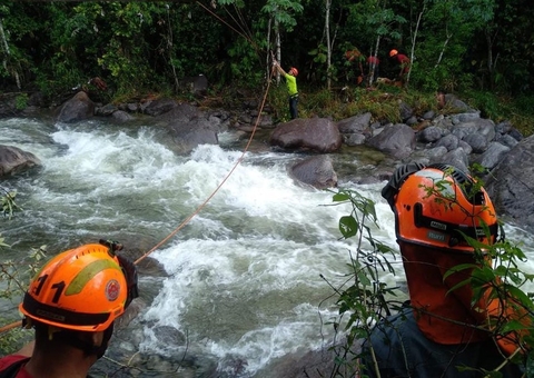 Três mulheres morrem e uma desaparece após 'cabeça d'água' em cachoeira