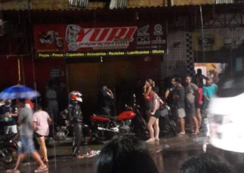 Criminosos invadem oficina e matam cliente  a tiros em Manaus