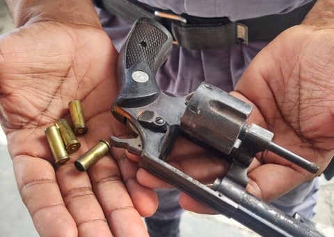 Dupla atira em criança para tentar fugir de linchamento em Manaus