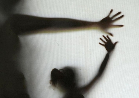Padrasto é condenado a 45 anos de prisão por estuprar menina de 13 anos
