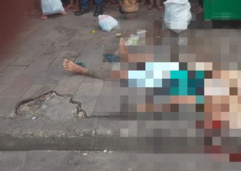 Homem é assassinado na Praça do Relógio, em Manaus; suspeito é preso