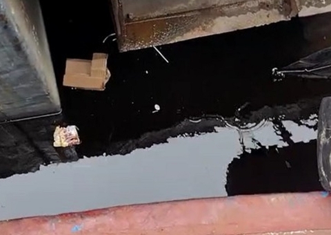 Família segue buscando corpo de homem que caiu no Rio Negro após descarga elétrica