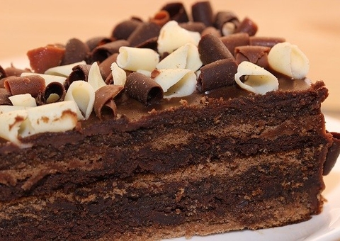 Alimentos ricos em açúcar e gorduras podem afetar a audição