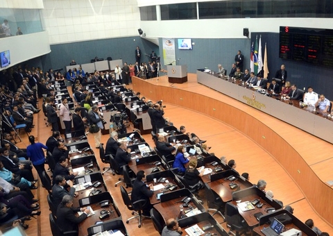 Câmara analisa projeto que autoriza compra direta de vacinas para Manaus
