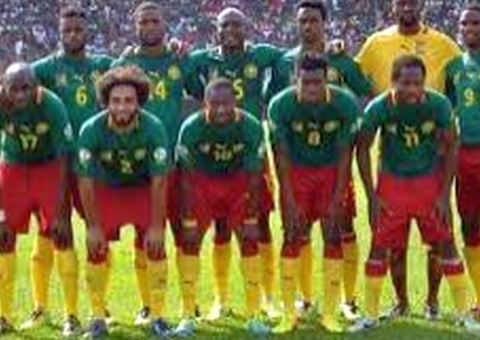 Suíça e Camarões buscam quebrar jejum histórico pelas quartas da Copa