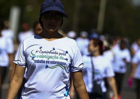 Profissionais da enfermagem realizam ato por valorização da categoria