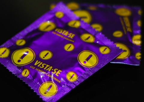 FVS monitora ISTs em Parintins e distribui quase 30 mil camisinhas a brincantes