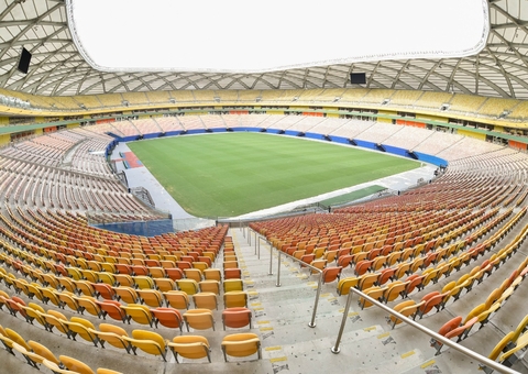 Arena da Amazônia recebe últimos reparos antes de jogo entre Brasil x Uruguai