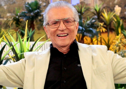 Carlos Alberto de Nóbrega é internado após família contrair Covid-19