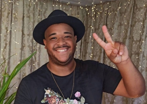 Cantor sertanejo e amigo morrem em grave acidente após show na Bahia