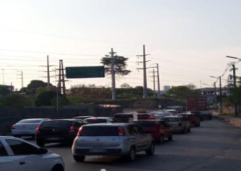 Acidente causa congestionamento quilométrico em avenidas de Manaus